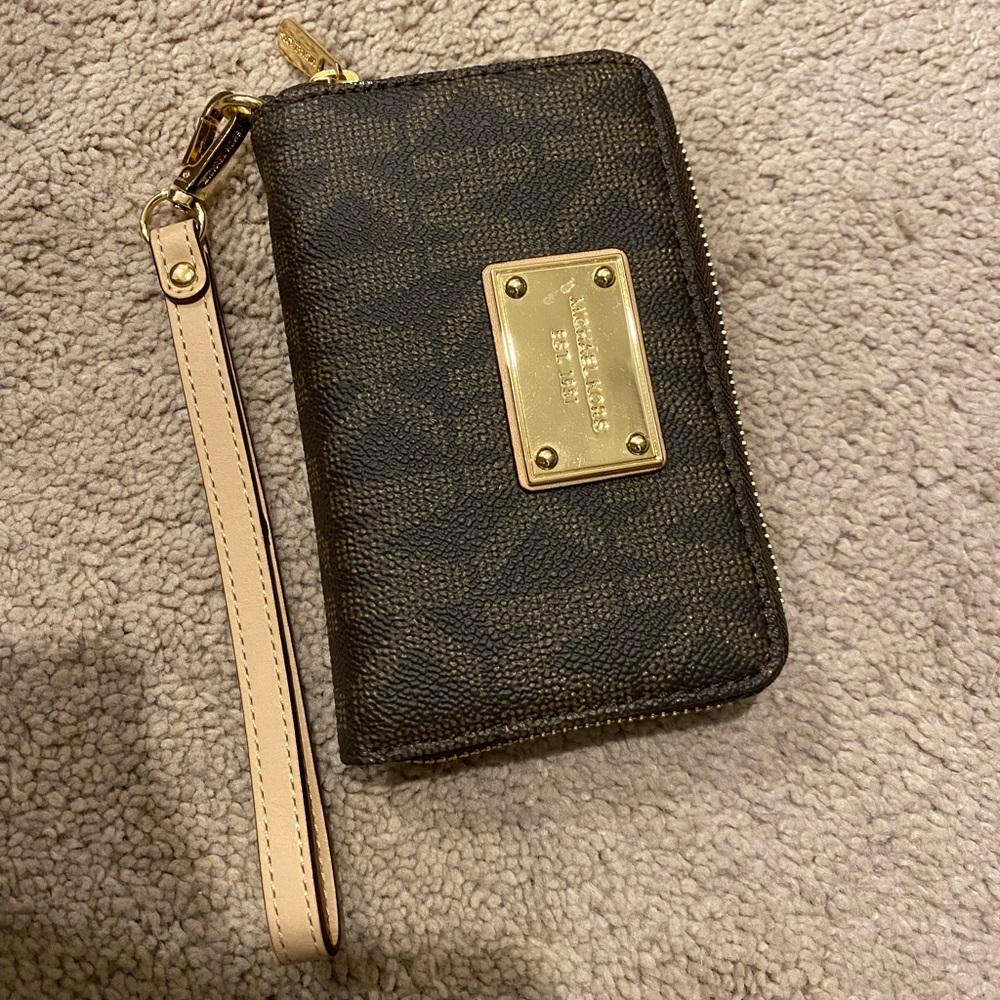 Michael Kors Wristlet Wallet / Card Holder